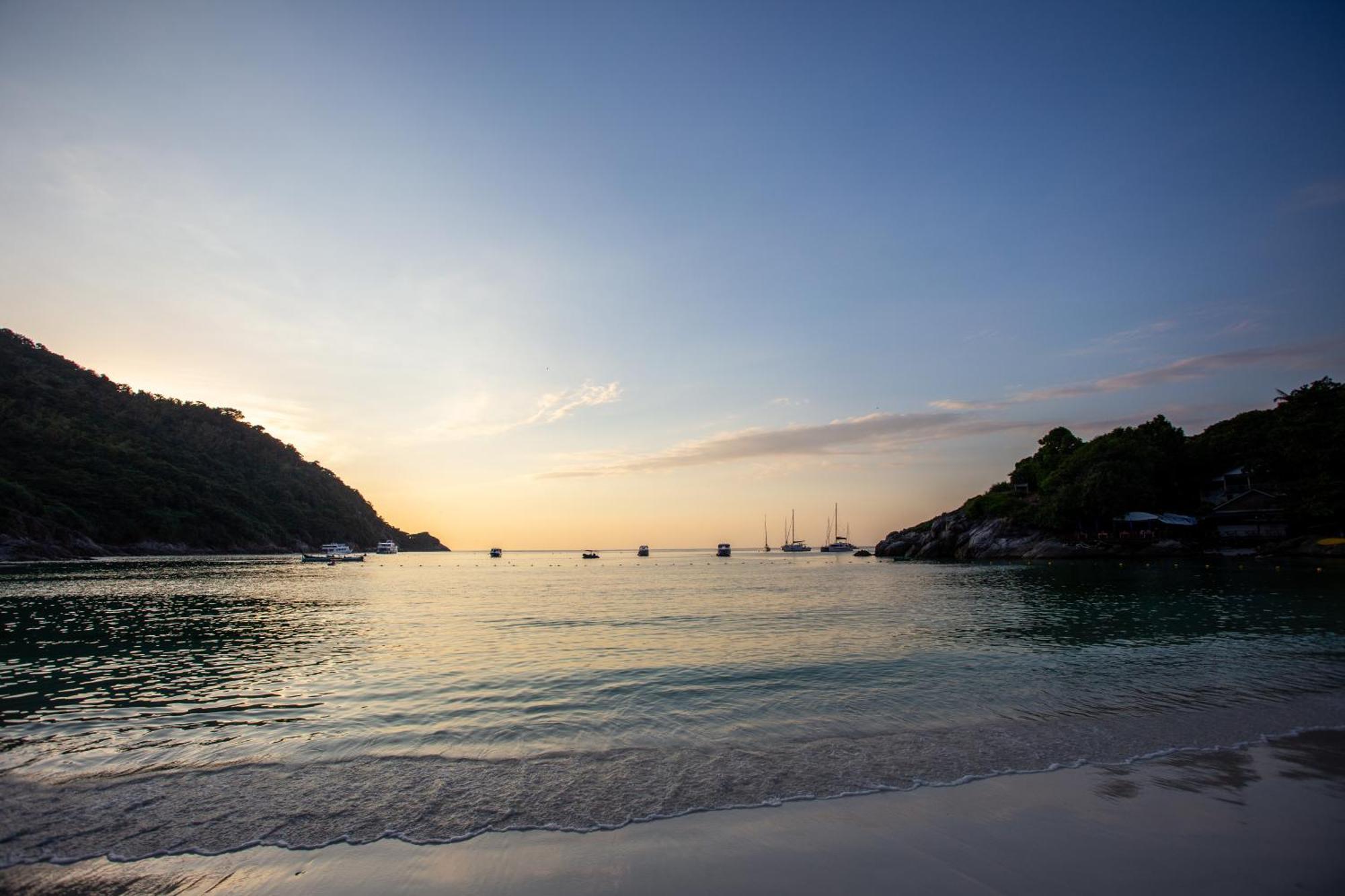 Ban Raya Resort And Spa Koh Racha Yai Bagian luar foto