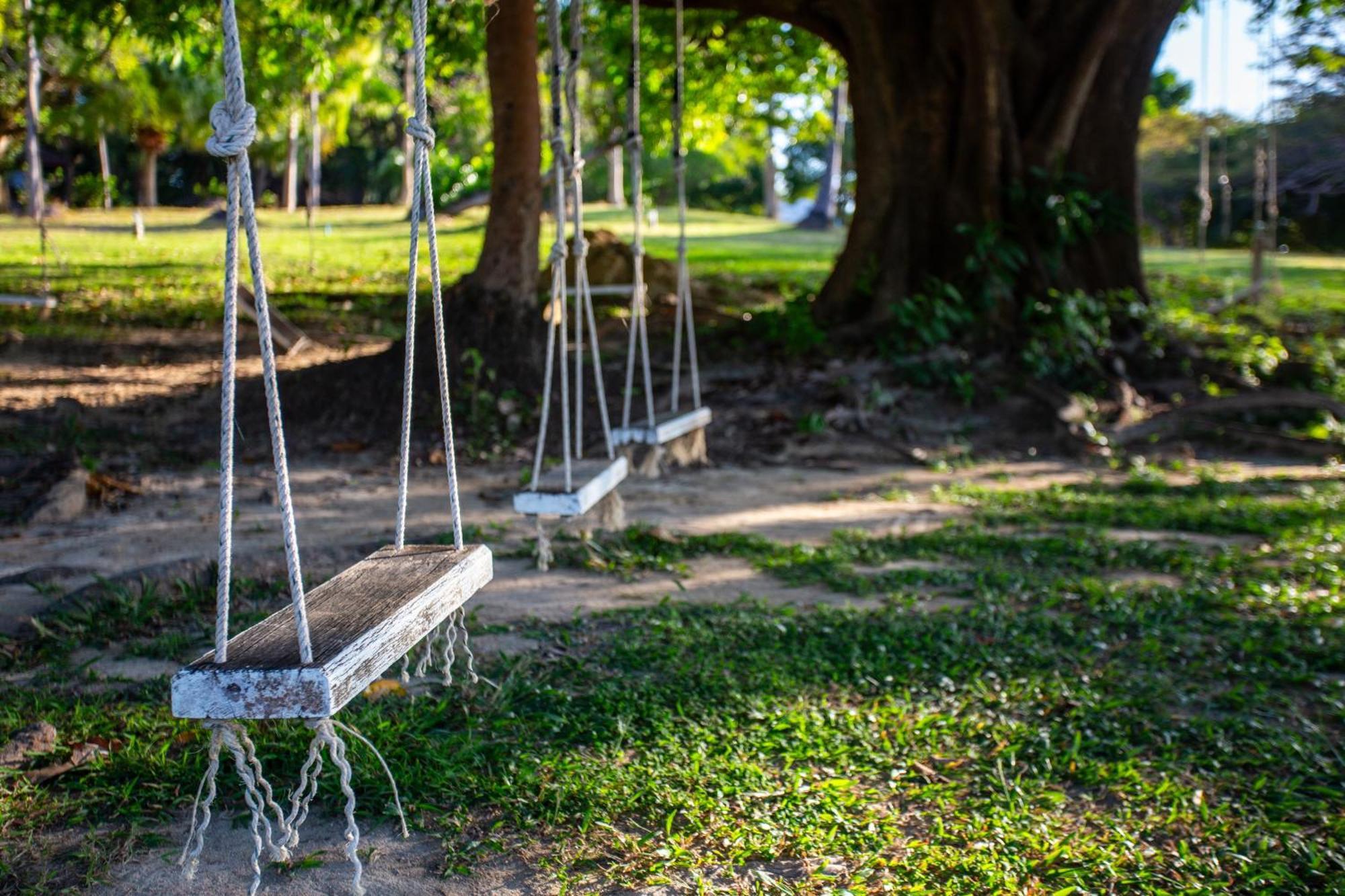 Ban Raya Resort And Spa Koh Racha Yai Bagian luar foto
