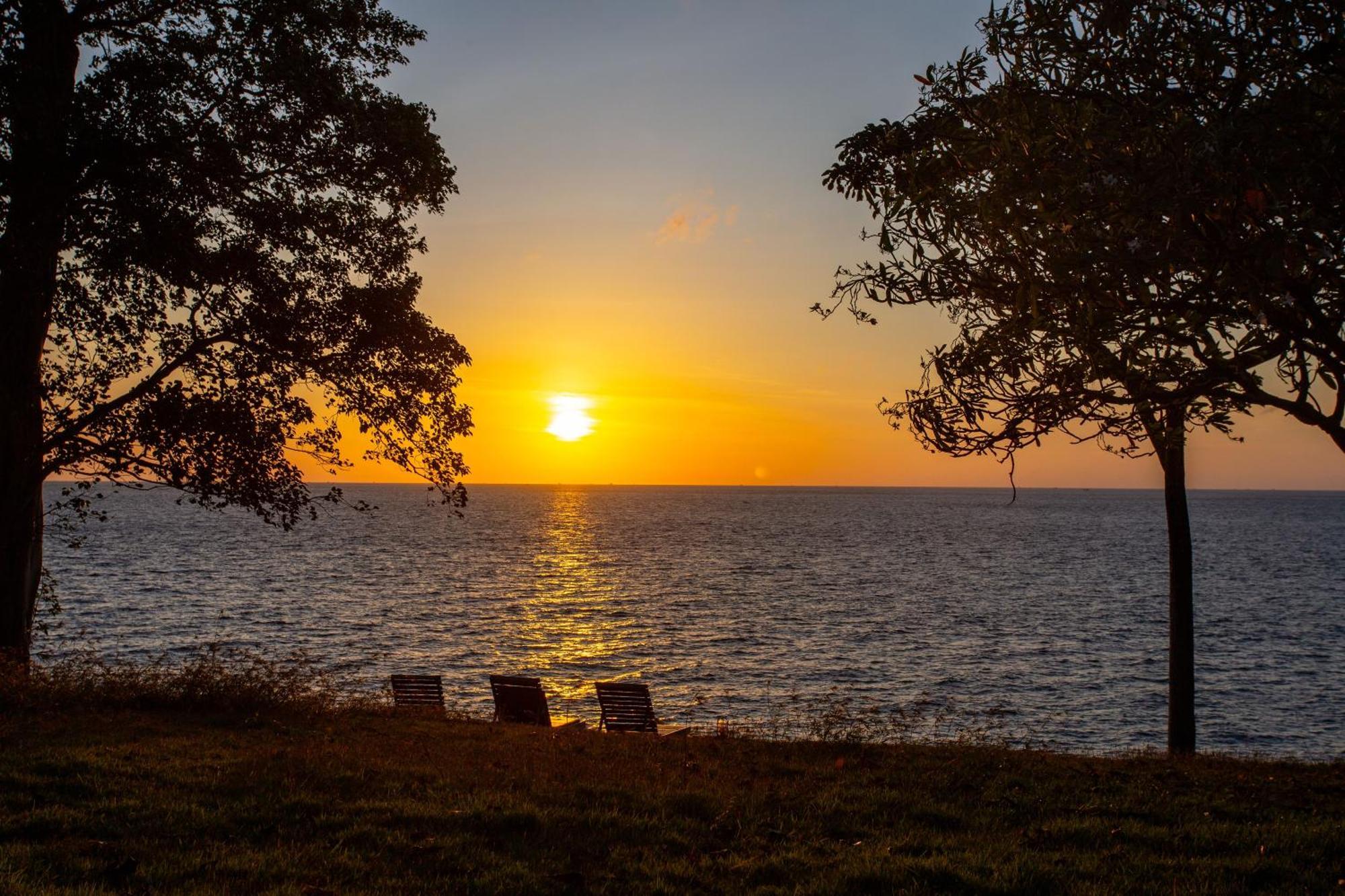Ban Raya Resort And Spa Koh Racha Yai Bagian luar foto