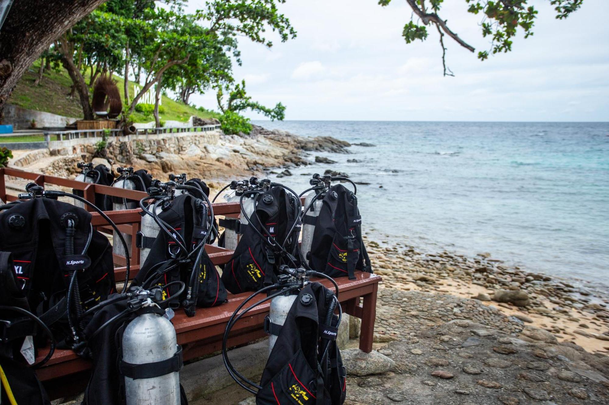 Ban Raya Resort And Spa Koh Racha Yai Bagian luar foto