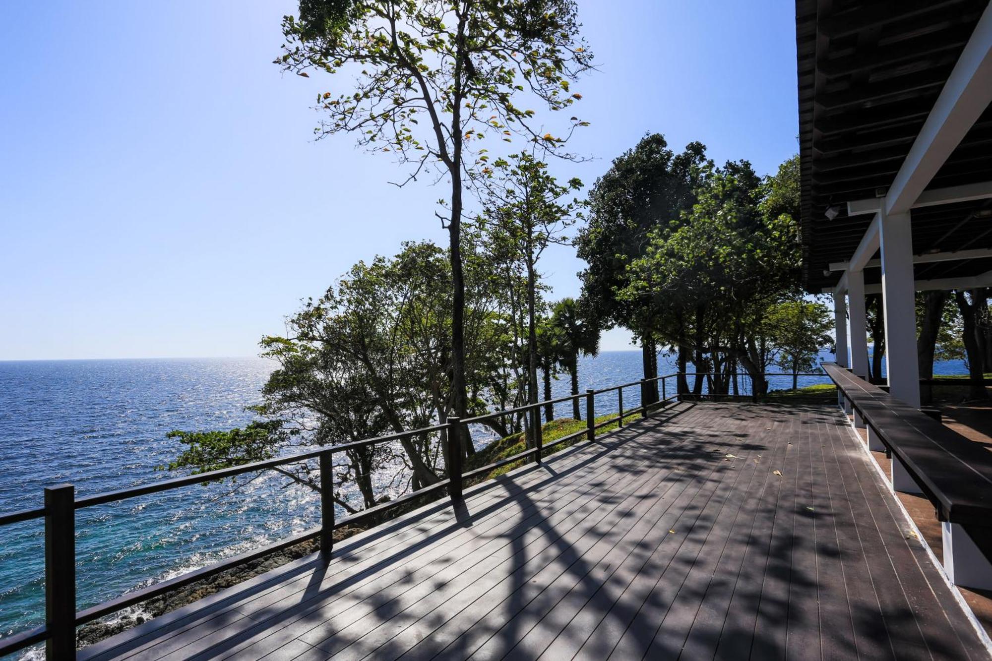 Ban Raya Resort And Spa Koh Racha Yai Bagian luar foto