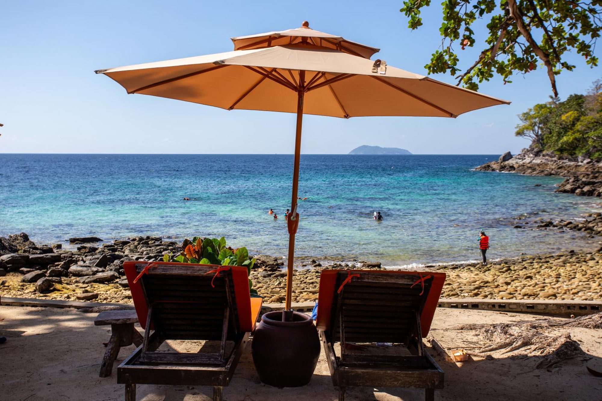 Ban Raya Resort And Spa Koh Racha Yai Bagian luar foto