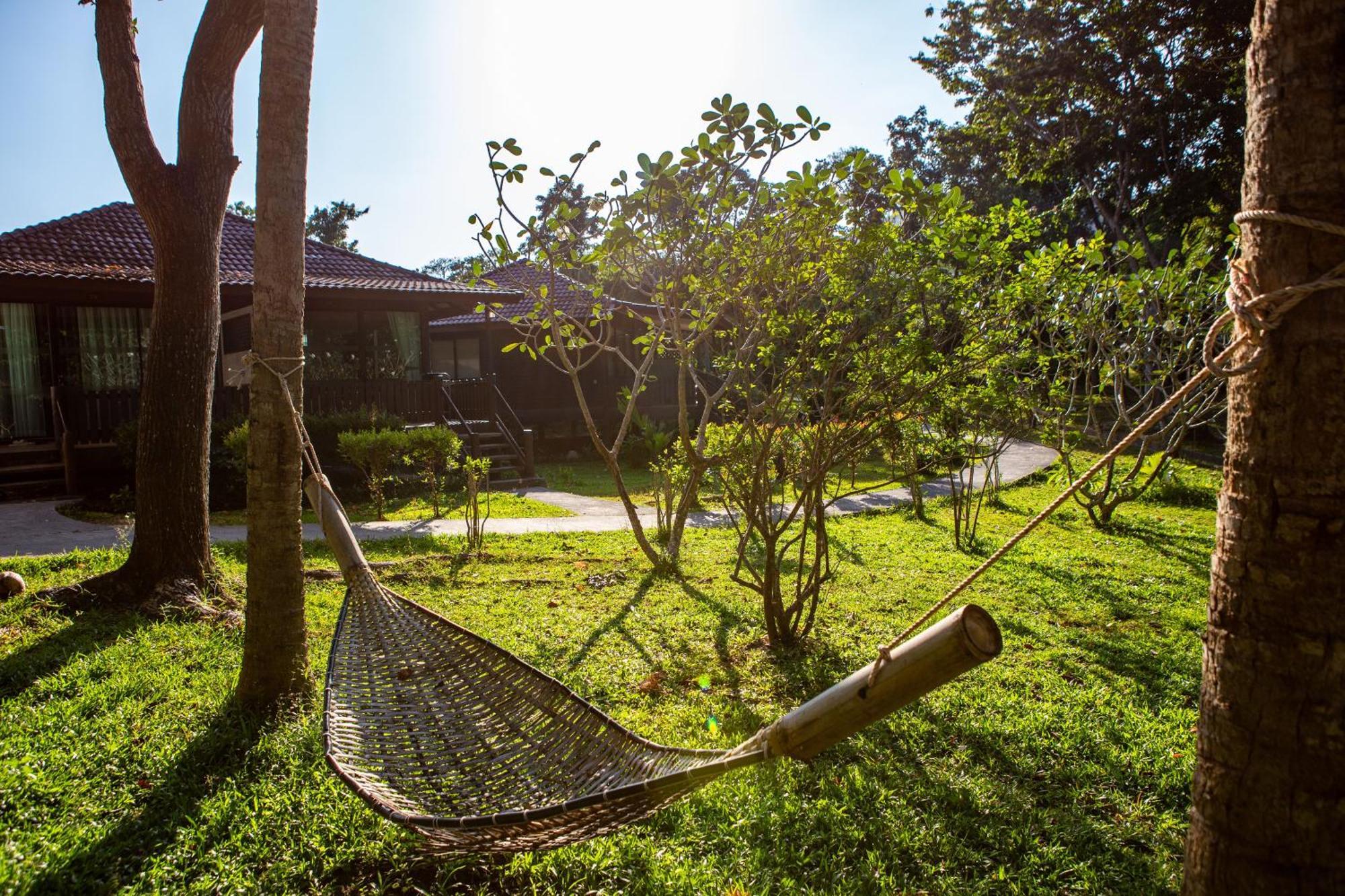 Ban Raya Resort And Spa Koh Racha Yai Bagian luar foto