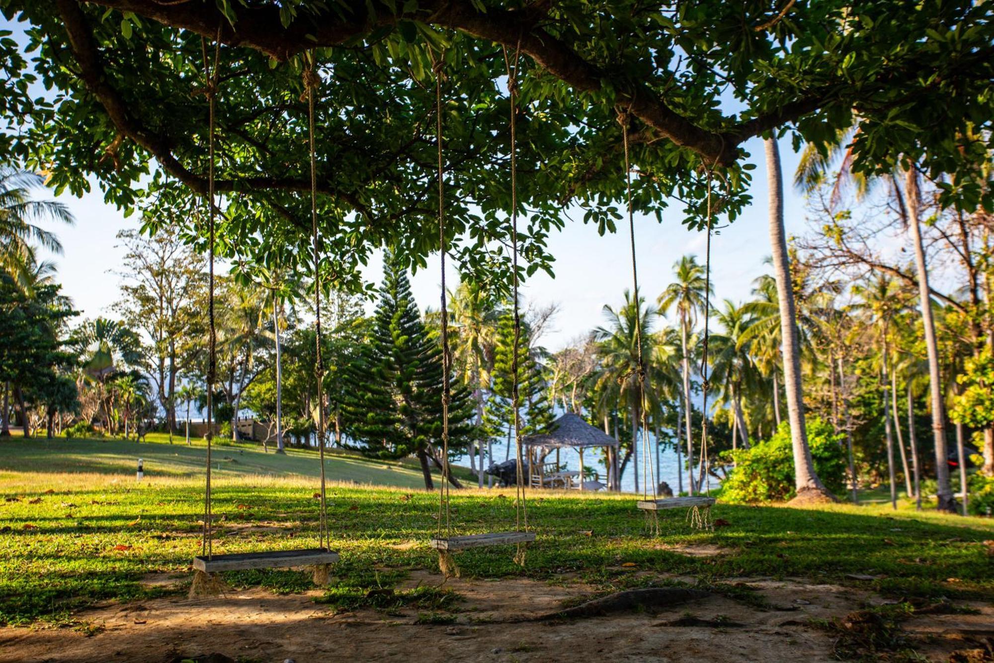 Ban Raya Resort And Spa Koh Racha Yai Bagian luar foto
