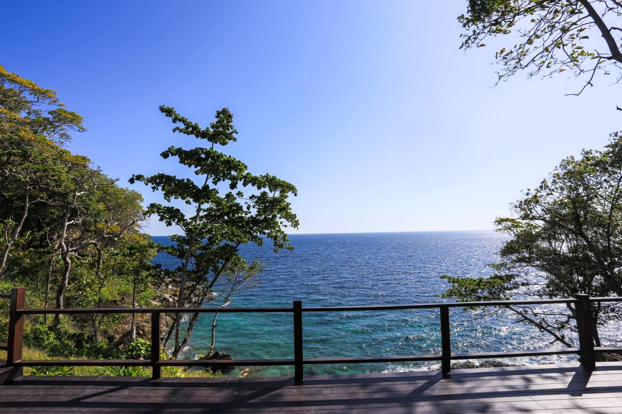 Ban Raya Resort And Spa Koh Racha Yai Bagian luar foto