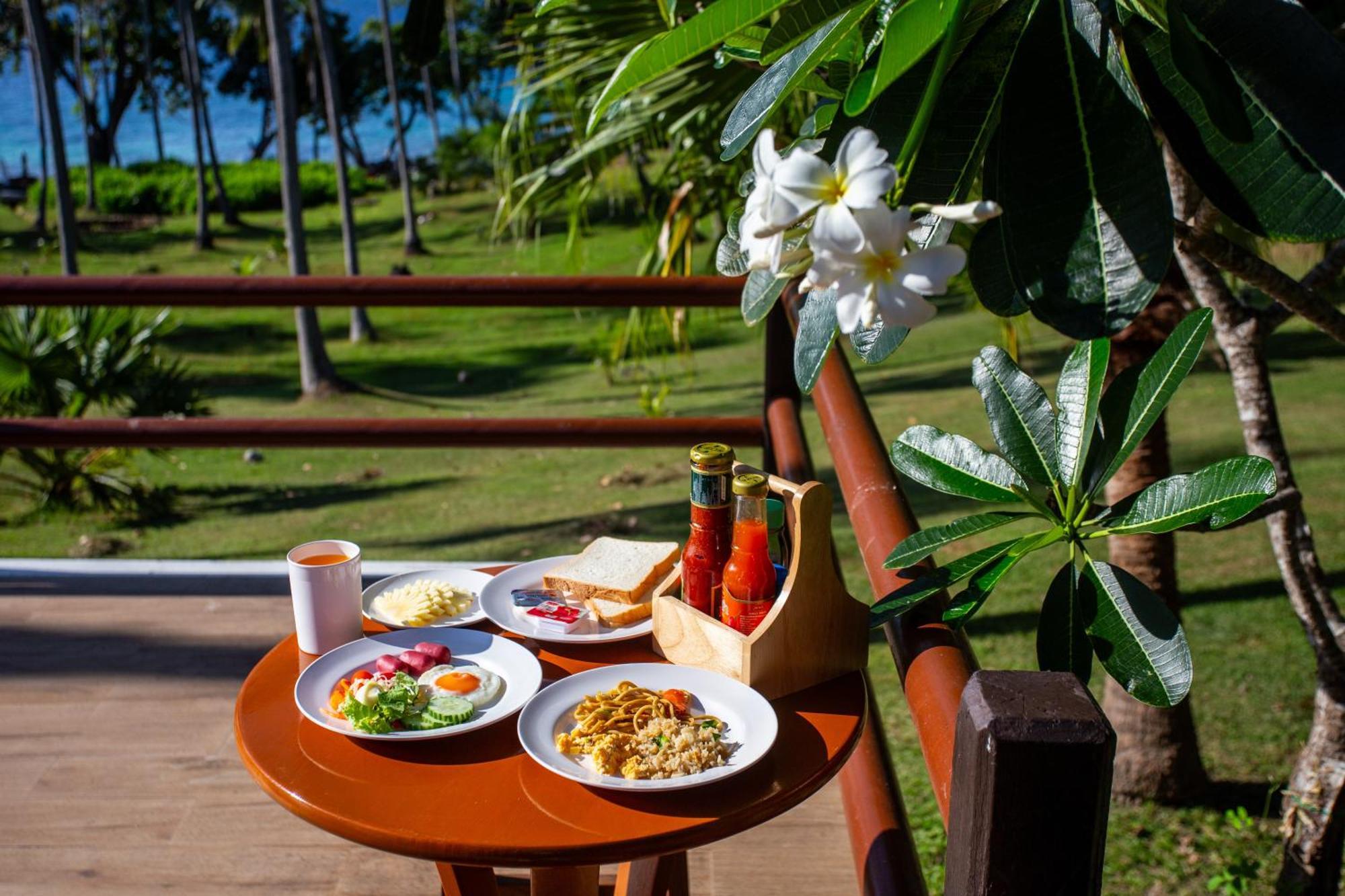 Ban Raya Resort And Spa Koh Racha Yai Bagian luar foto