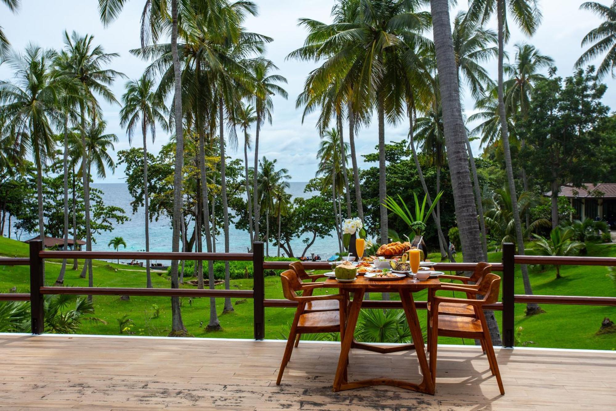 Ban Raya Resort And Spa Koh Racha Yai Bagian luar foto