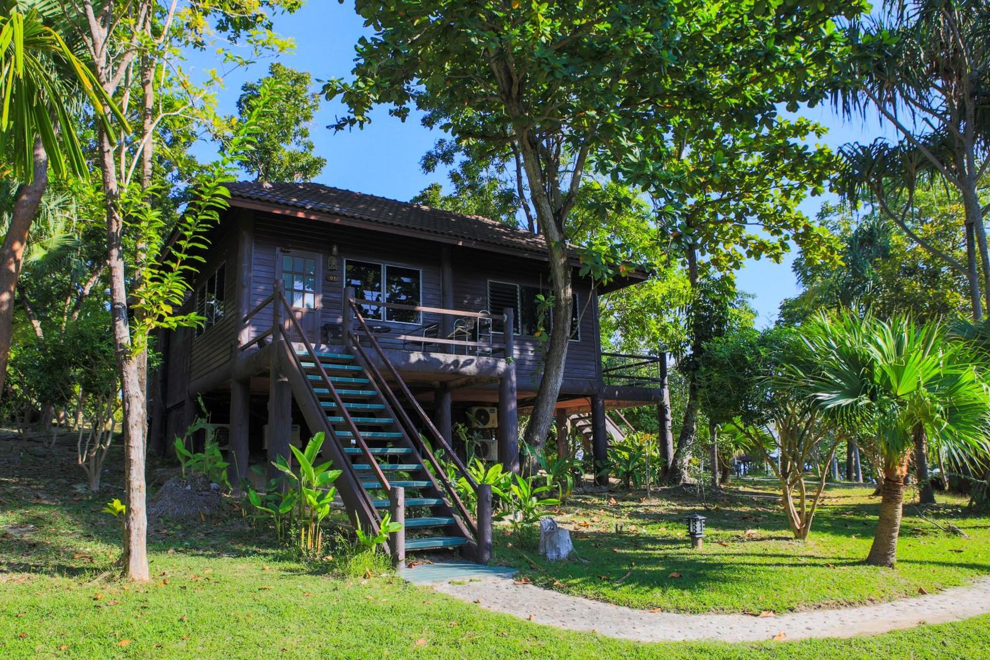 Ban Raya Resort And Spa Koh Racha Yai Bagian luar foto