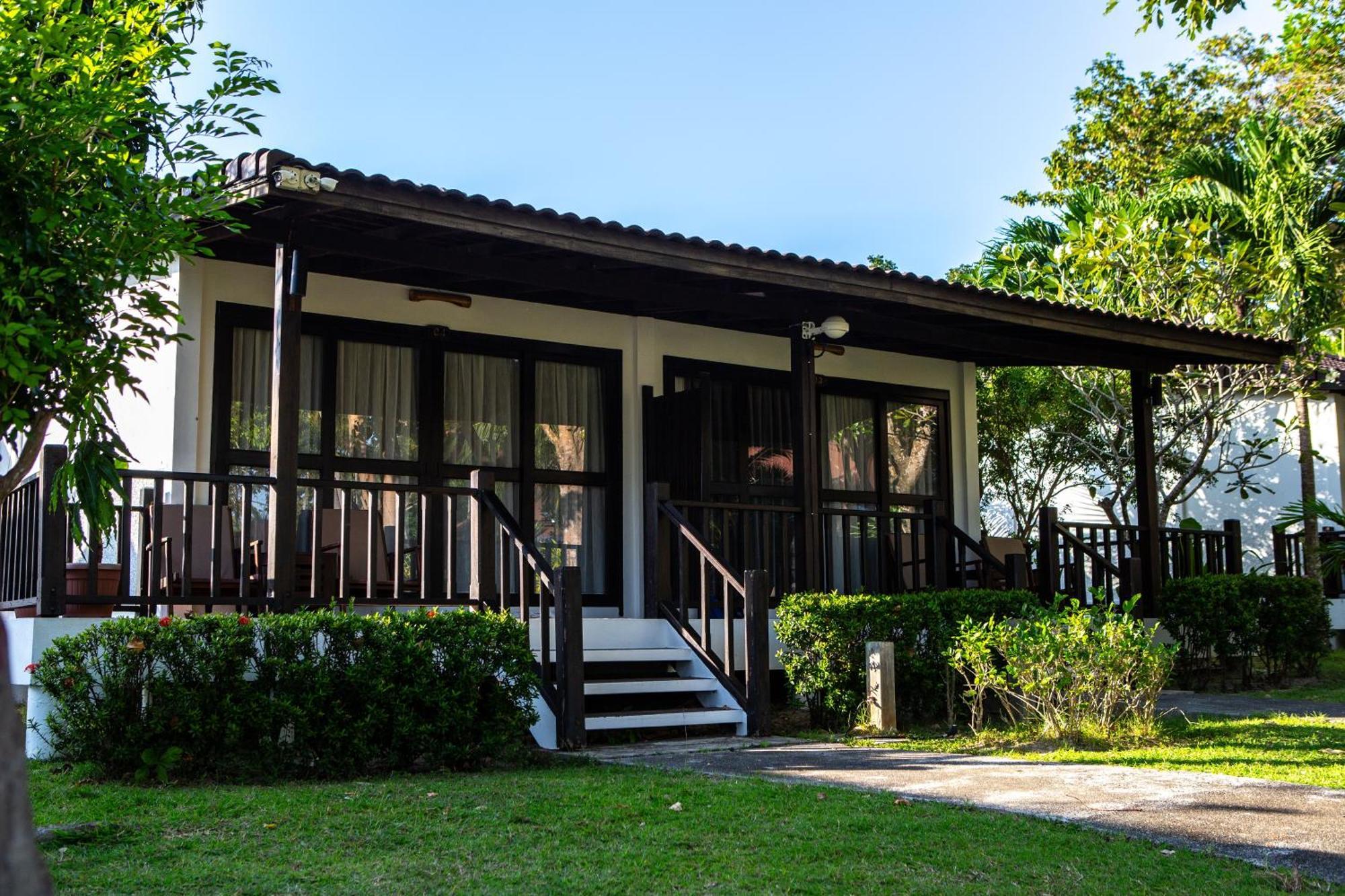 Ban Raya Resort And Spa Koh Racha Yai Bagian luar foto