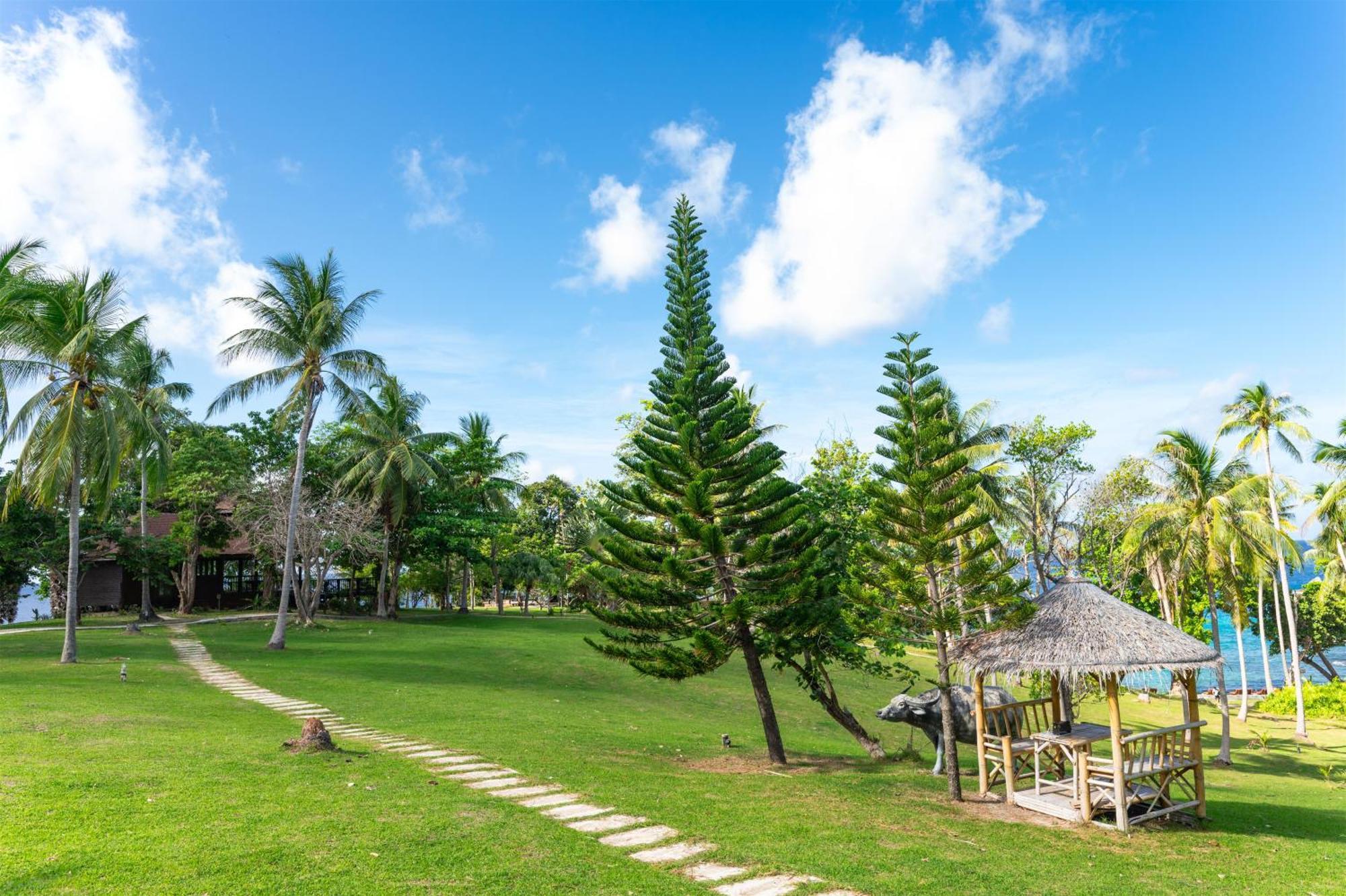 Ban Raya Resort And Spa Koh Racha Yai Bagian luar foto