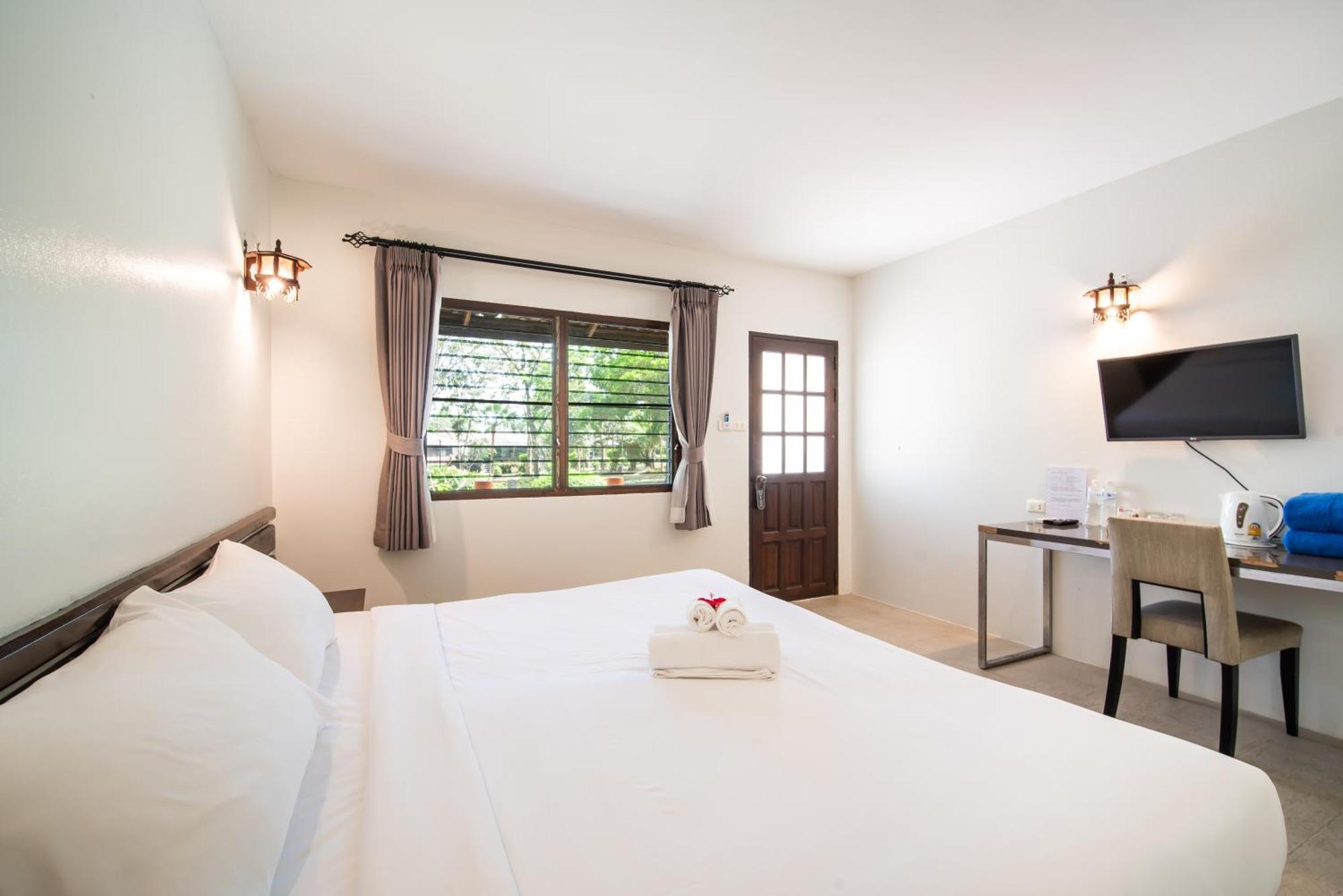 Ban Raya Resort And Spa Koh Racha Yai Bagian luar foto