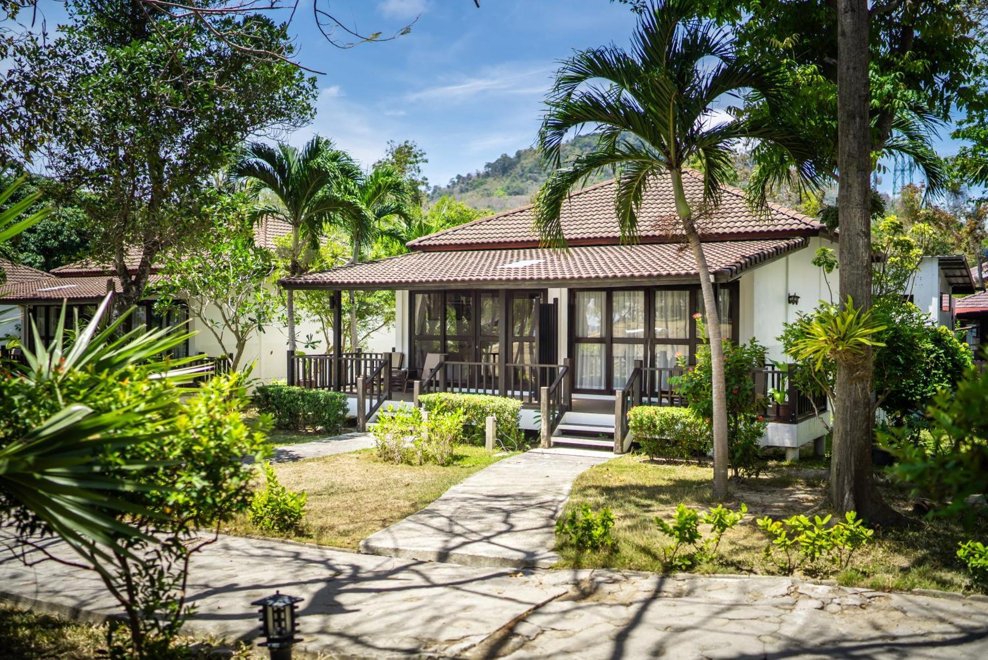Ban Raya Resort And Spa Koh Racha Yai Bagian luar foto